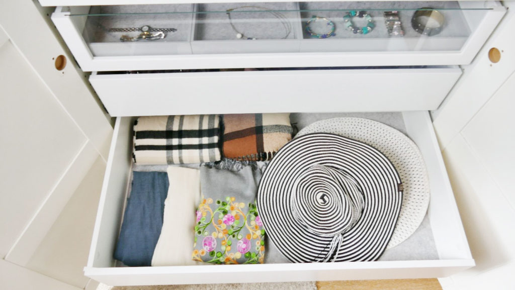 begehbarer-kleiderschrank-hüte begehbarer-kleiderschrank-hüte